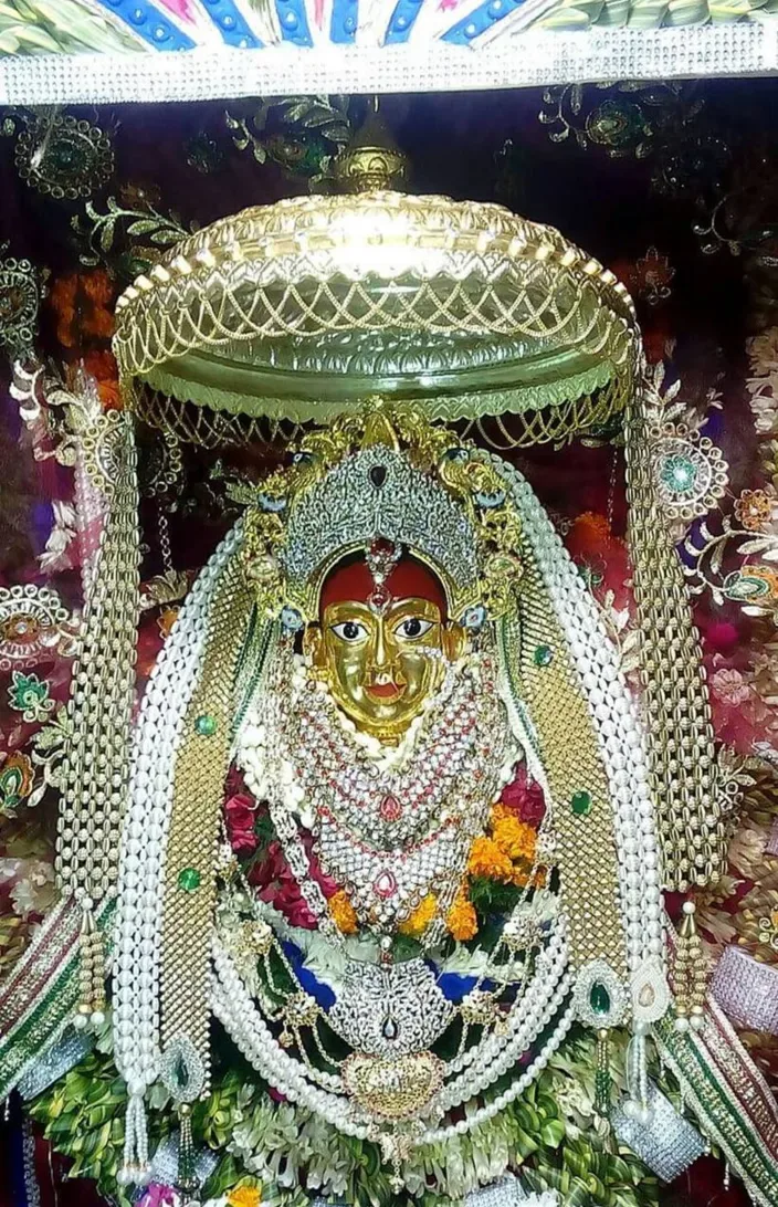 Friday Maa Kushmanda chunari chadhava